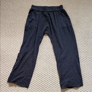 Urban Outfitters lightweight sweatpants black size Medium but run small
